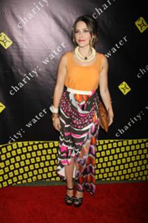 Sophia Bush feet photo thumbnail