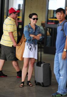Sophia Bush feet photo thumbnail