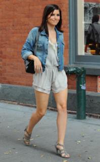 Sophia Bush feet photo thumbnail