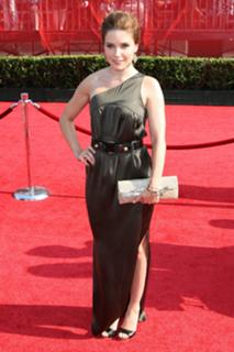 Sophia Bush feet photo thumbnail