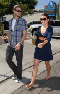 Sophia Bush feet photo thumbnail