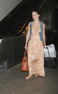 Sophia Bush feet photo thumbnail