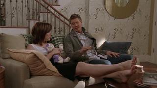 Sophia Bush feet photo thumbnail