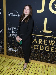 Sophia Bush feet photo thumbnail