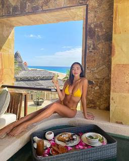 Sophia Culpo feet photo 3