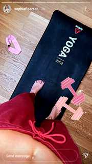 Sophia Flörsch feet photo thumbnail