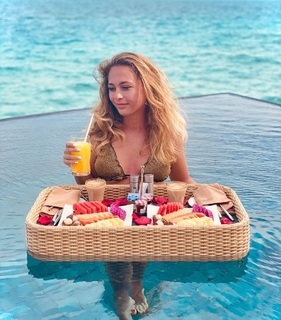 Sophia Flörsch feet photo thumbnail
