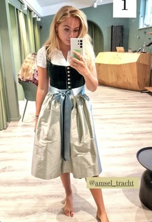 Sophia Flörsch feet photo thumbnail