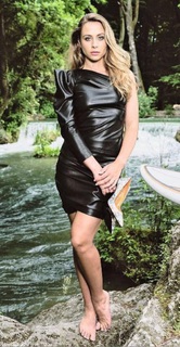 Sophia Flörsch feet photo thumbnail