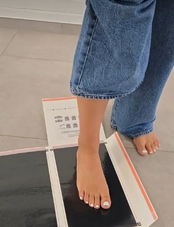 Sophia Flörsch feet photo thumbnail