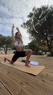 Sophia Flörsch feet photo thumbnail