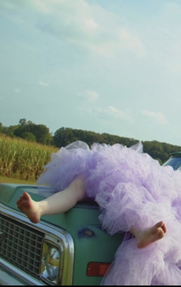 Sophia Lillis feet photo thumbnail