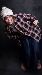 Sophia Lillis feet photo thumbnail