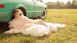 Sophia Lillis feet photo thumbnail