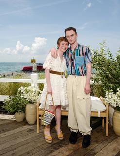 Sophia Lillis feet photo thumbnail