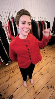 Sophia Lillis feet photo thumbnail