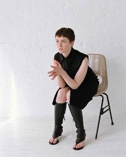 Sophia Lillis feet photo thumbnail