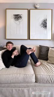 Sophia Lillis feet photo thumbnail