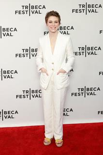 Sophia Lillis feet photo thumbnail