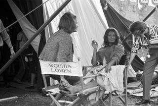 Sophia Loren feet photo thumbnail