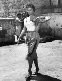 Sophia Loren feet photo thumbnail