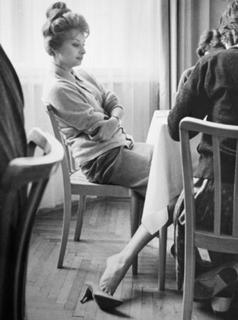 Sophia Loren feet photo thumbnail