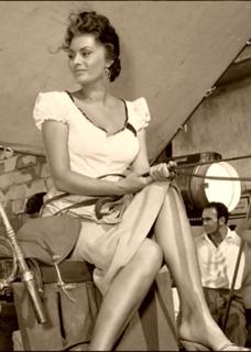 Sophia Loren feet photo thumbnail