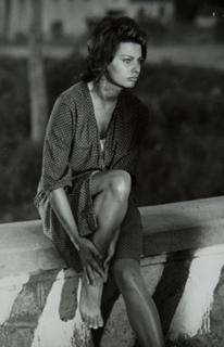 Sophia Loren feet photo thumbnail