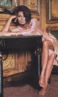 Sophia Loren feet photo thumbnail