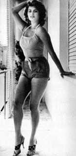 Sophia Loren feet photo thumbnail
