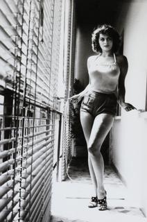 Sophia Loren feet photo thumbnail