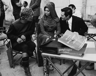 Sophia Loren feet photo thumbnail