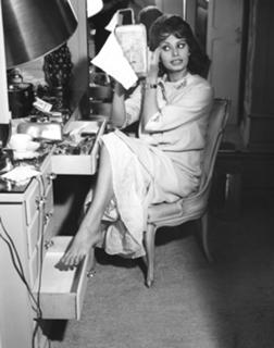 Sophia Loren feet photo thumbnail