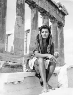Sophia Loren feet photo thumbnail