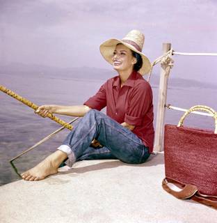 Sophia Loren feet photo thumbnail