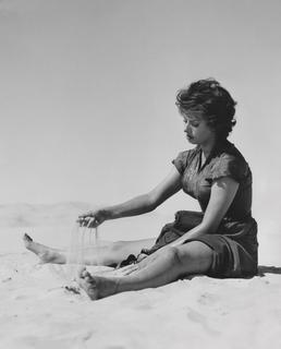 Sophia Loren feet photo thumbnail