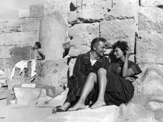 Sophia Loren feet photo thumbnail