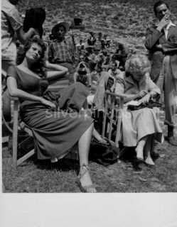 Sophia Loren feet photo thumbnail