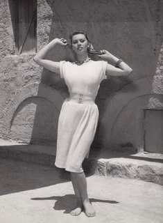 Sophia Loren feet photo thumbnail