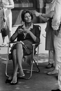 Sophia Loren feet photo thumbnail