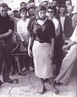Sophia Loren feet photo thumbnail