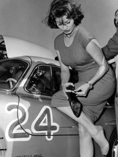 Sophia Loren feet photo thumbnail