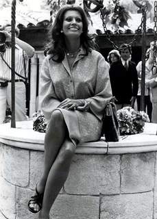 Sophia Loren feet photo thumbnail