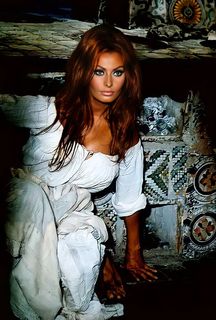 Sophia Loren feet photo thumbnail
