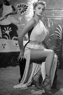 Sophia Loren feet photo thumbnail