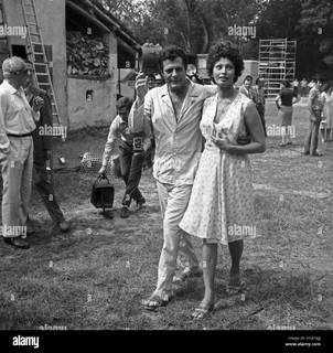 Sophia Loren feet photo thumbnail