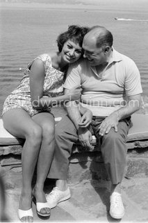Sophia Loren feet photo thumbnail