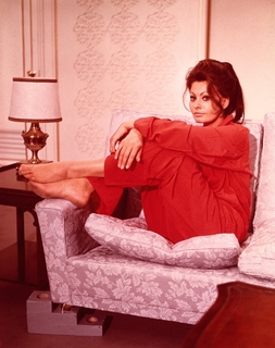 Sophia Loren feet photo thumbnail