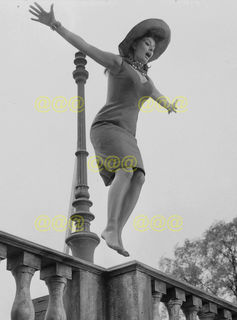 Sophia Loren feet photo thumbnail