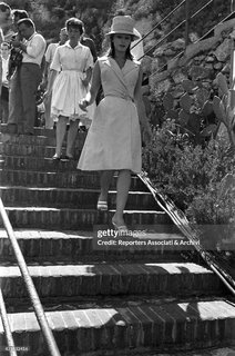 Sophia Loren feet photo thumbnail